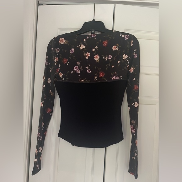 A Guess brand long sleeve shirt - Picture 2 of 2